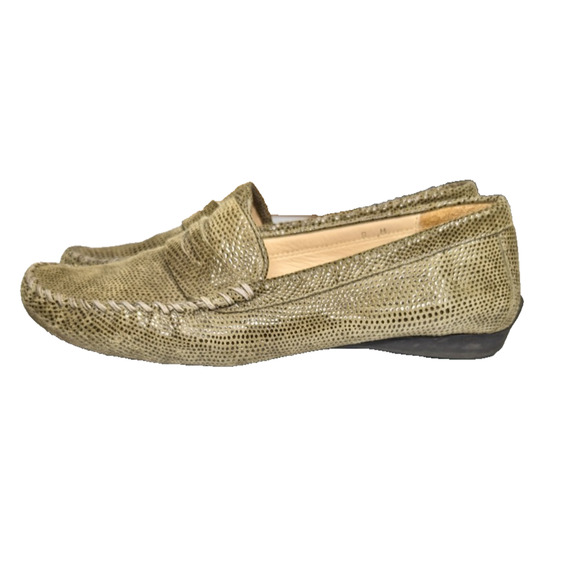 Vaneli Womens Olive Glossy Embossed Faux Snakeskin Suede Slip On Penny Loafers 8 - Picture 1 of 8